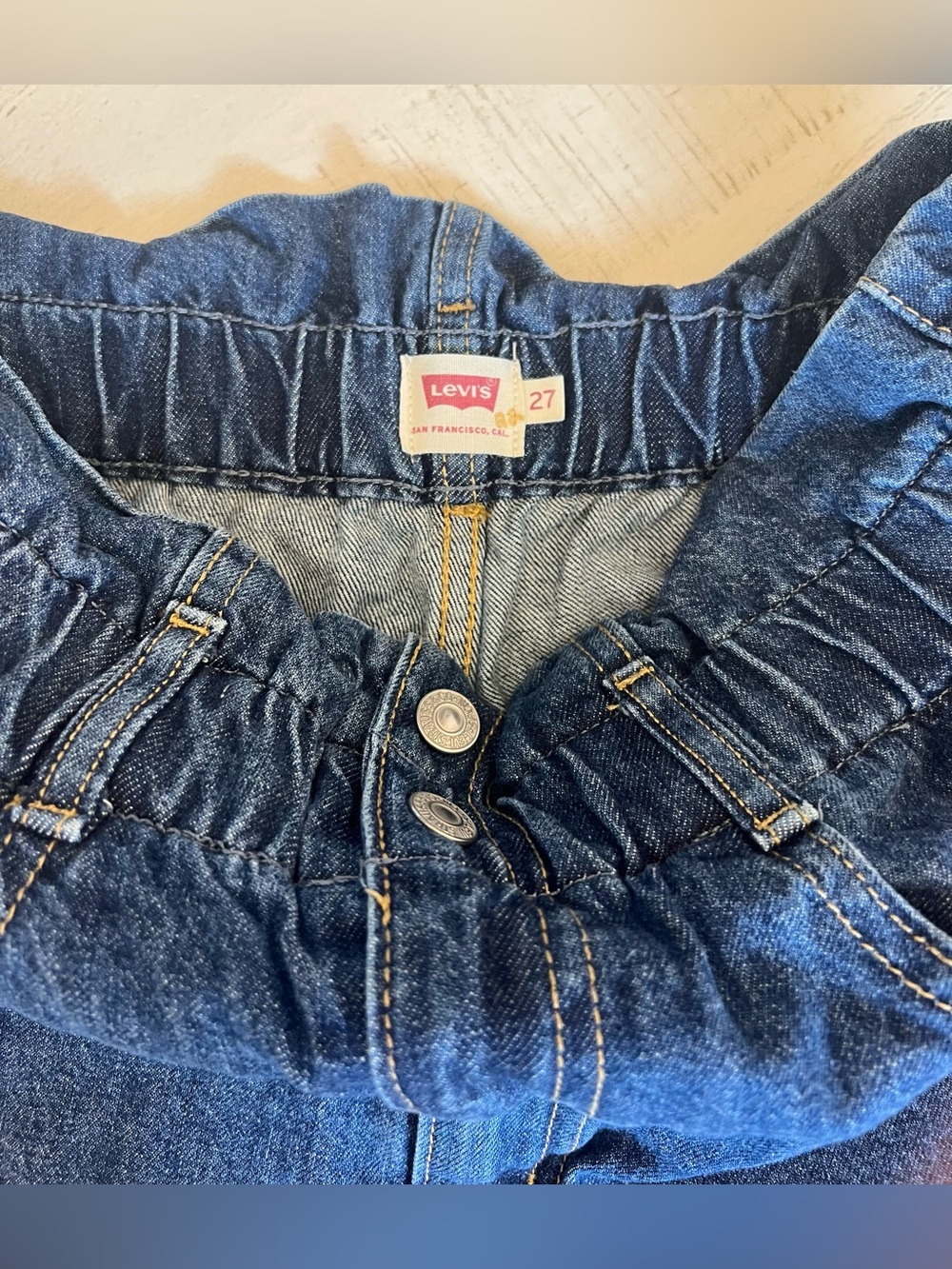 Levi's High Waisted Elastic Tapered Denim Jeans - Picture 3 of 7
